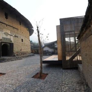 橋上的學(xué)校